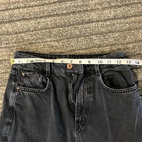 Zara black high waist size 2….. fit smaller- no stretch EUC - Picture 2 of 3
